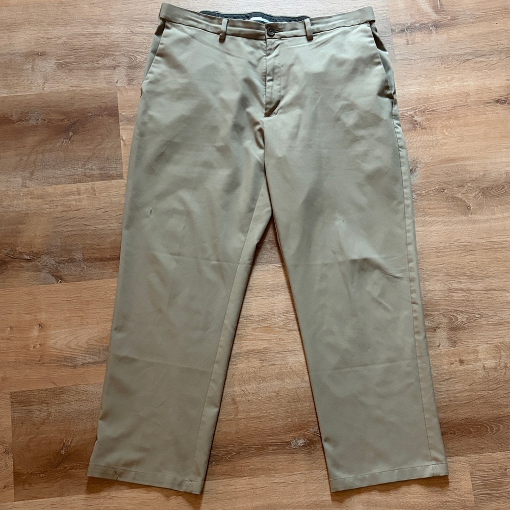 Haggar Men's Khaki Straight Chino Pants